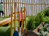 Kinderen spelen op de speelplaats