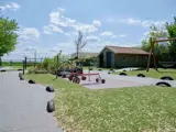 Uitzicht op het kinderverkeer en de parkeerplaats van het kinderverkeer