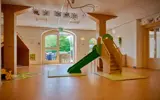 Speeltuin binnen het gebouw